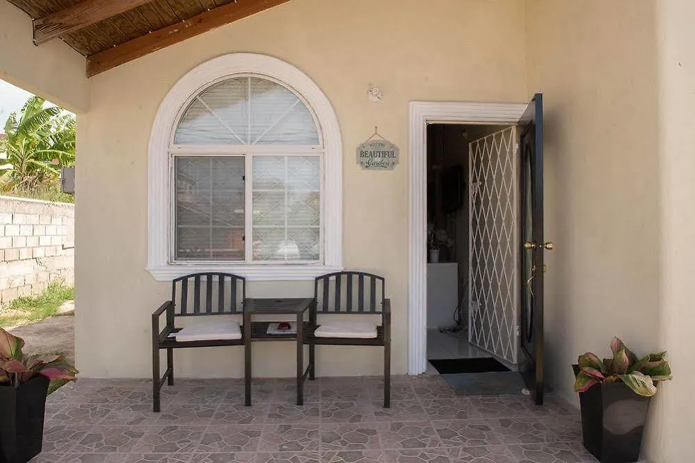 Little Cottage Of Rose Hall Montego Bay 3*,